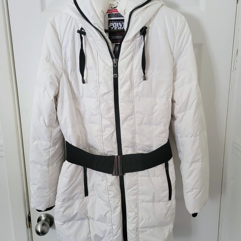 NICOLE BENISTI Point Zero White Hooded Puffer Coat with Black Belt & Trim